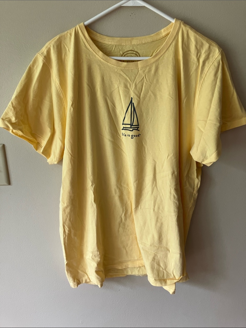 Light Yellow Graphic Tee with Sailboat XXL